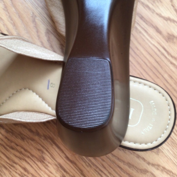 Italian sandals NWOT, elegant slide on wedges - Picture 10 of 11